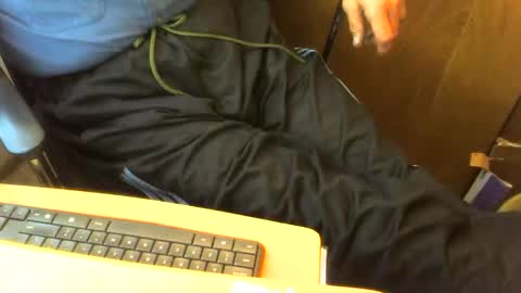 Snapshot of muller520 chatting on May 15, 2026, 4:36 pm muller520 online show from May 15, 2026, 4:36 pm