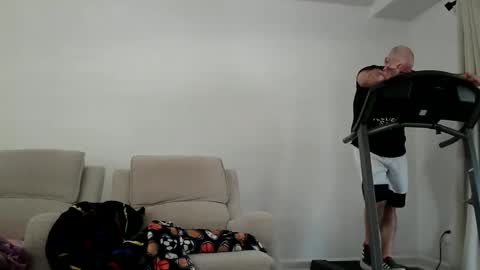 Bearded online show from April 10, 2026, 12:21 pm