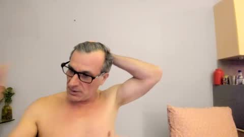 LOVELY JULIA  Peter DAY online show from December 13, 2024, 5:10 pm