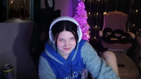 Snapshot of mura_muur chatting on December 11, 2024, 3:05 pm Milana online show from December 11, 2024, 3:05 pm