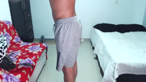 Snapshot of muscle_man1 chatting on December 9, 2024, 11:45 pm Mike online show from December 9, 2024, 11:45 pm