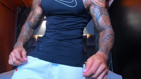 Snapshot of muscle_man19 chatting on December 4, 2024, 4:38 pm Nick online show from December 4, 2024, 4:38 pm