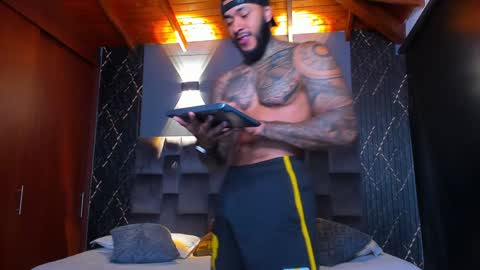 Snapshot of muscle_man19 chatting on January 9, 2025, 3:01 pm Nick online show from January 9, 2025, 3:01 pm