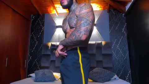 Snapshot of muscle_man19 chatting on January 10, 2025, 12:38 am Nick online show from January 10, 2025, 12:38 am