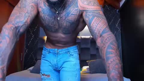 Snapshot of muscle_man19 chatting on January 16, 2025, 1:48 am Nick online show from January 16, 2025, 1:48 am