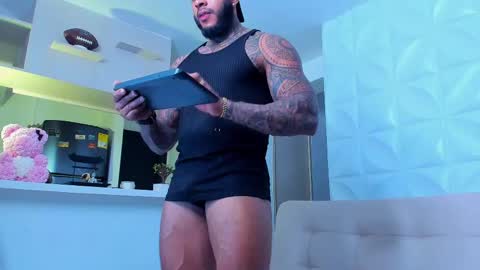 Snapshot of muscle_man19 chatting on March 7, 2025, 3:29 am Nick online show from March 7, 2025, 3:29 am