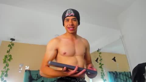 muscle scott online show from October 9, 2025, 12:36 pm