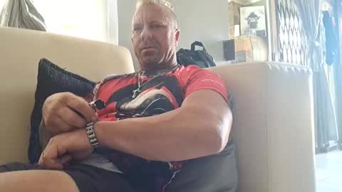 Snapshot of muscledaddy69s chatting on December 2, 2025, 11:04 am muscledaddy69s online show from December 2, 2025, 11:04 am