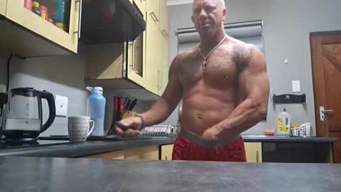 Snapshot of muscledaddy69s chatting on February 12, 2026, 1:22 am muscledaddy69s online show from February 12, 2026, 1:22 am
