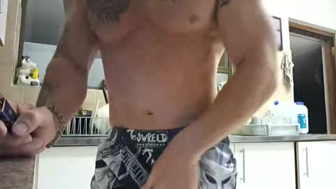 muscledaddy69s online show from April 26, 2026, 2:53 am