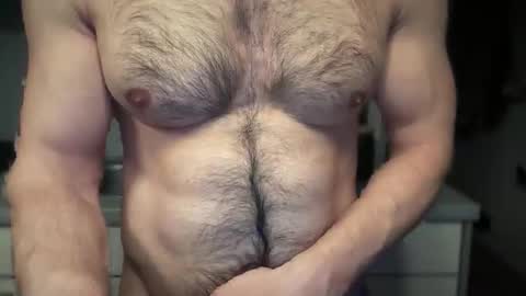 musclehair3 online show from April 9, 2026, 9:42 pm