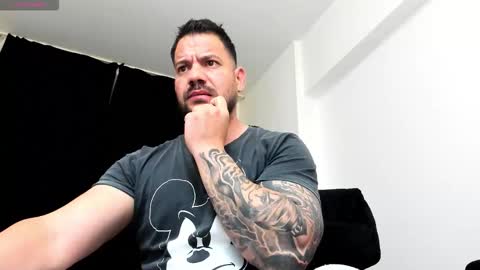 MuscleMonster31 online show from November 30, 2025, 10:14 pm