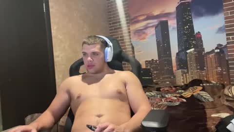 Snapshot of musclephantom chatting on October 19, 2025, 7:58 pm Egor online show from October 19, 2025, 7:58 pm