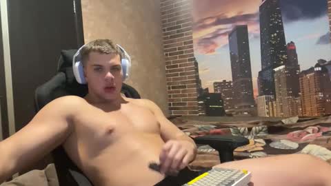 Snapshot of musclephantom chatting on October 22, 2025, 8:08 pm Egor online show from October 22, 2025, 8:08 pm