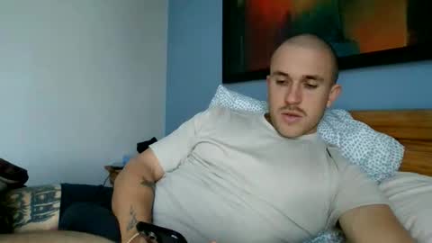 muscleshow00 online show from November 15, 2025, 12:34 pm