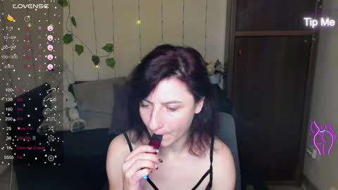 Snapshot of muse_kitty_jenia chatting on January 10, 2025, 9:42 pm Jenya online show from January 10, 2025, 9:42 pm