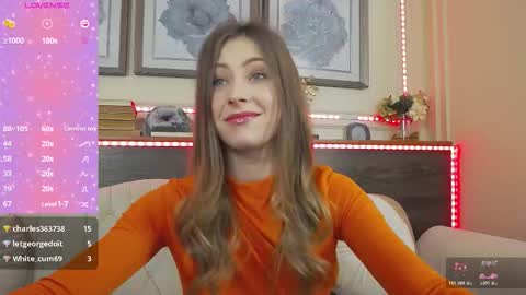 Luna  online show from November 6, 2025, 8:43 pm