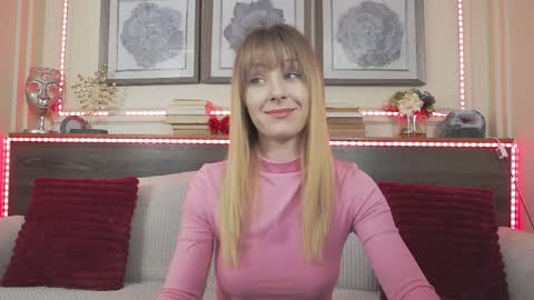 Luna  online show from March 29, 2026, 6:41 pm