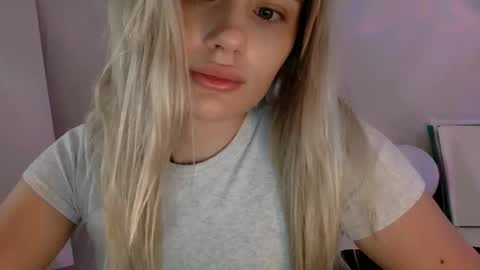 Snapshot of musescorner chatting on June 7, 2026, 3:27 pm musescorner online show from June 7, 2026, 3:27 pm