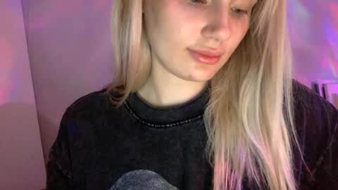 Snapshot of musescorner chatting on June 22, 2026, 5:43 pm musescorner online show from June 22, 2026, 5:43 pm
