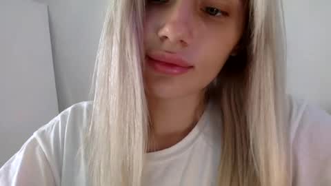 Snapshot of musescorner chatting on June 23, 2026, 12:58 pm musescorner online show from June 23, 2026, 12:58 pm