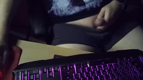 Snapshot of muso44 chatting on November 15, 2025, 1:40 pm Muso online show from November 15, 2025, 1:40 pm