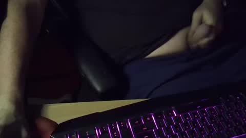 Snapshot of muso44 chatting on December 15, 2025, 6:28 am Muso online show from December 15, 2025, 6:28 am