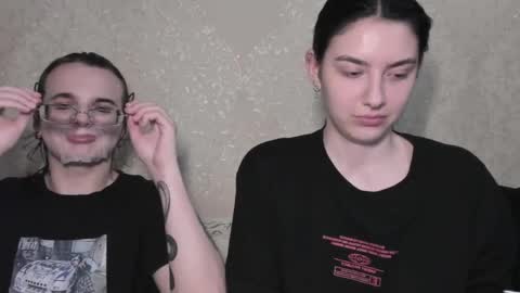 Snapshot of muuur_love chatting on April 10, 2026, 10:14 pm cute couple online show from April 10, 2026, 10:14 pm