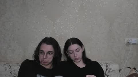 Snapshot of muuur_love chatting on June 11, 2026, 7:01 pm cute couple online show from June 11, 2026, 7:01 pm