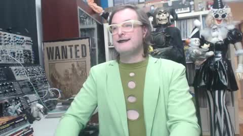 Muziknerd online show from December 7, 2024, 4:42 am