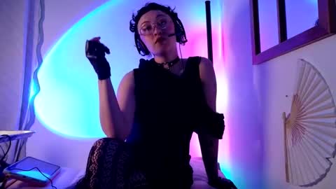 Snapshot of mx_anouk_divine chatting on February 2, 2026, 2:21 am Mx. Anouk Divine online show from February 2, 2026, 2:21 am