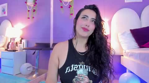 my_aleja_ online show from October 4, 2025, 1:09 pm