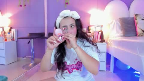 my_aleja_ online show from November 11, 2025, 12:49 pm