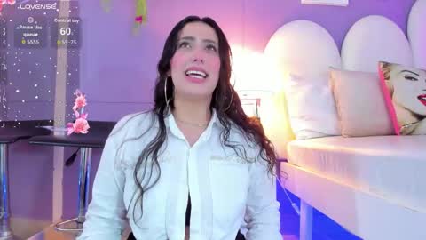 my_aleja_ online show from November 13, 2025, 1:32 pm