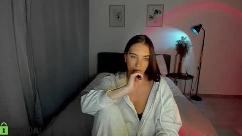 katie online show from December 19, 2024, 6:12 am