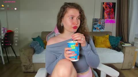Snapshot of my_emmy chatting on March 5, 2025, 2:01 pm Emmy online show from March 5, 2025, 2:01 pm