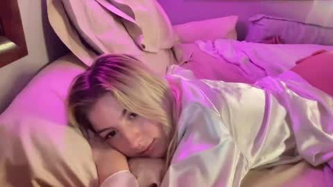 Erotic Desires  online show from January 27, 2025, 5:25 am