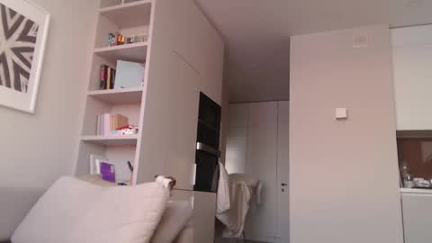 Hannah  welcome  online show from February 21, 2025, 2:06 pm