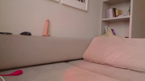 Hannah  welcome  online show from March 1, 2025, 12:34 pm