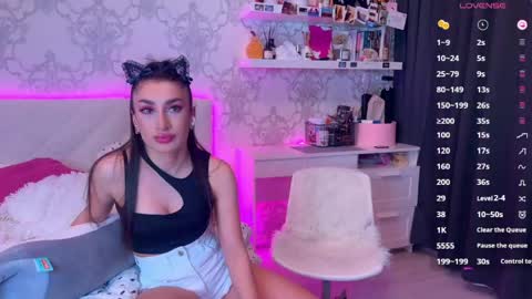 Naomi online show from April 19, 2026, 6:07 pm