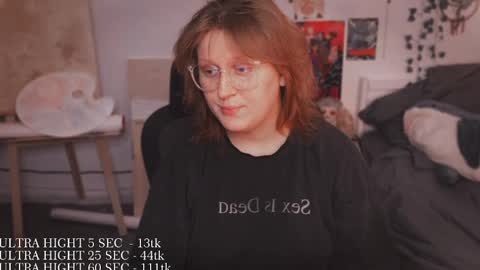 Kate online show from April 7, 2026, 1:44 pm