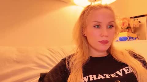 Mya-be Yours P online show from December 17, 2025, 10:05 pm