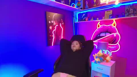 Milly Cute online show from March 21, 2026, 6:29 am