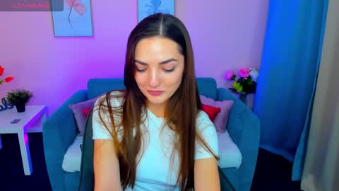 Ella online show from September 25, 2025, 8:45 pm