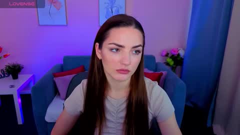 Ella online show from September 28, 2025, 1:38 pm