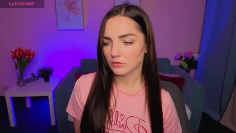 Ella online show from October 1, 2025, 8:37 pm