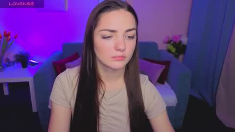 Ella online show from October 5, 2025, 8:18 pm