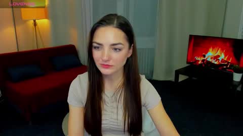 Ella online show from October 7, 2025, 8:17 pm