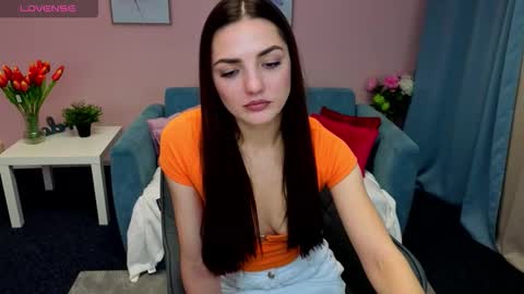 Ella online show from October 15, 2025, 9:15 pm