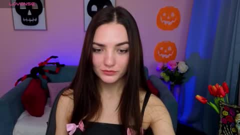 Ella online show from October 27, 2025, 11:09 pm